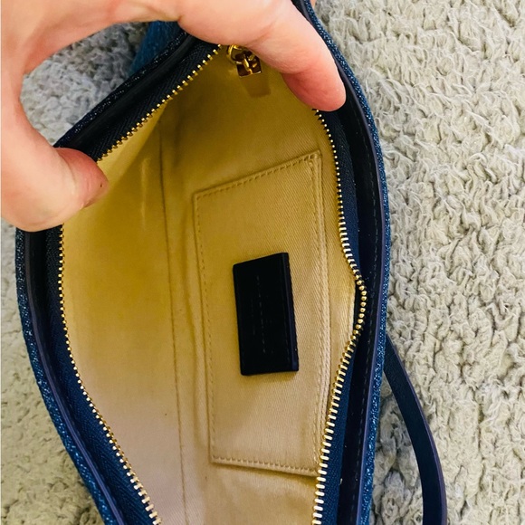 Authentic Jacquemus
Le Bisou shoulder bag - Picture 6 of 7